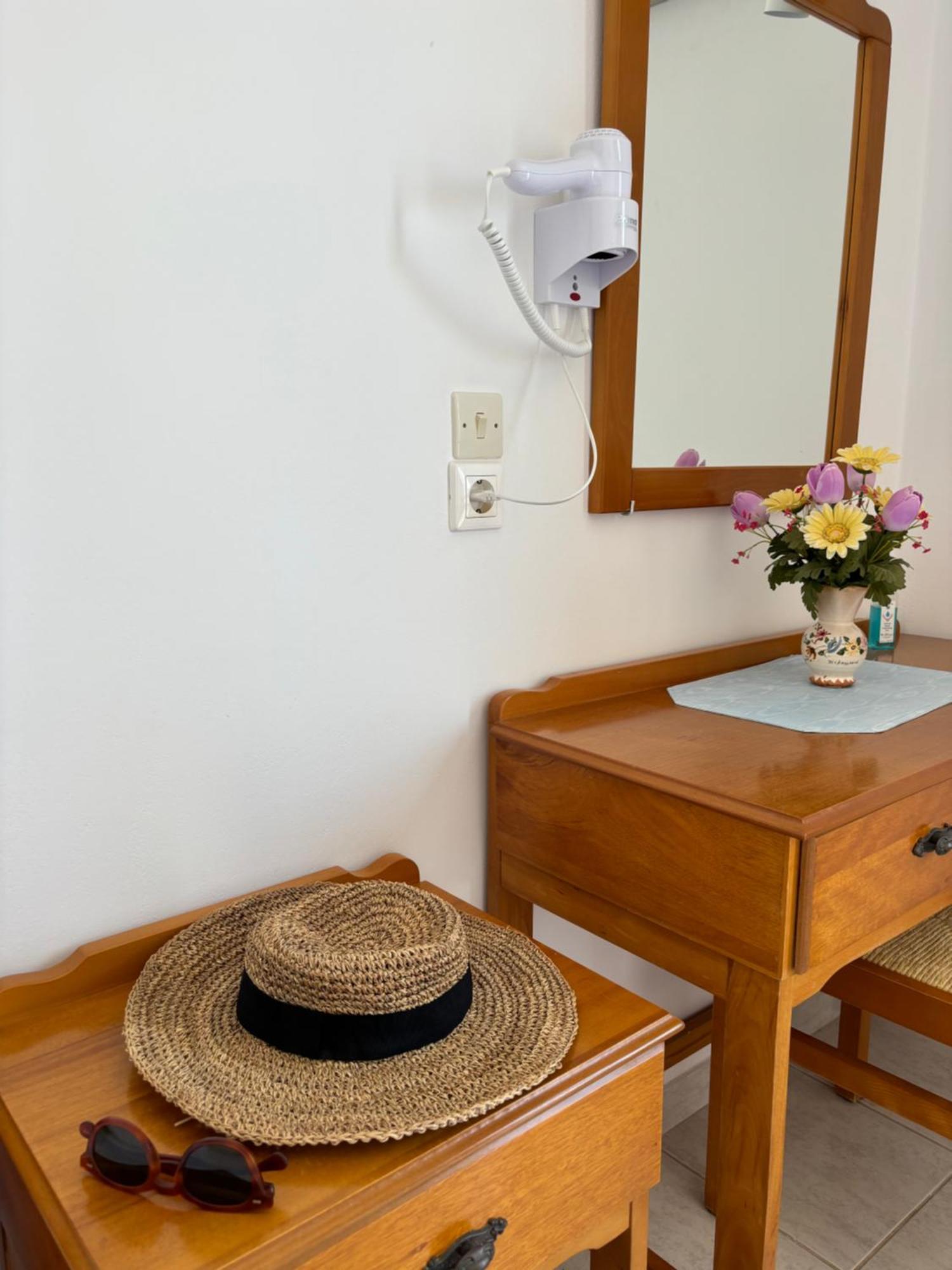 Friderica House Hotel Poros  ภายนอก รูปภาพ
