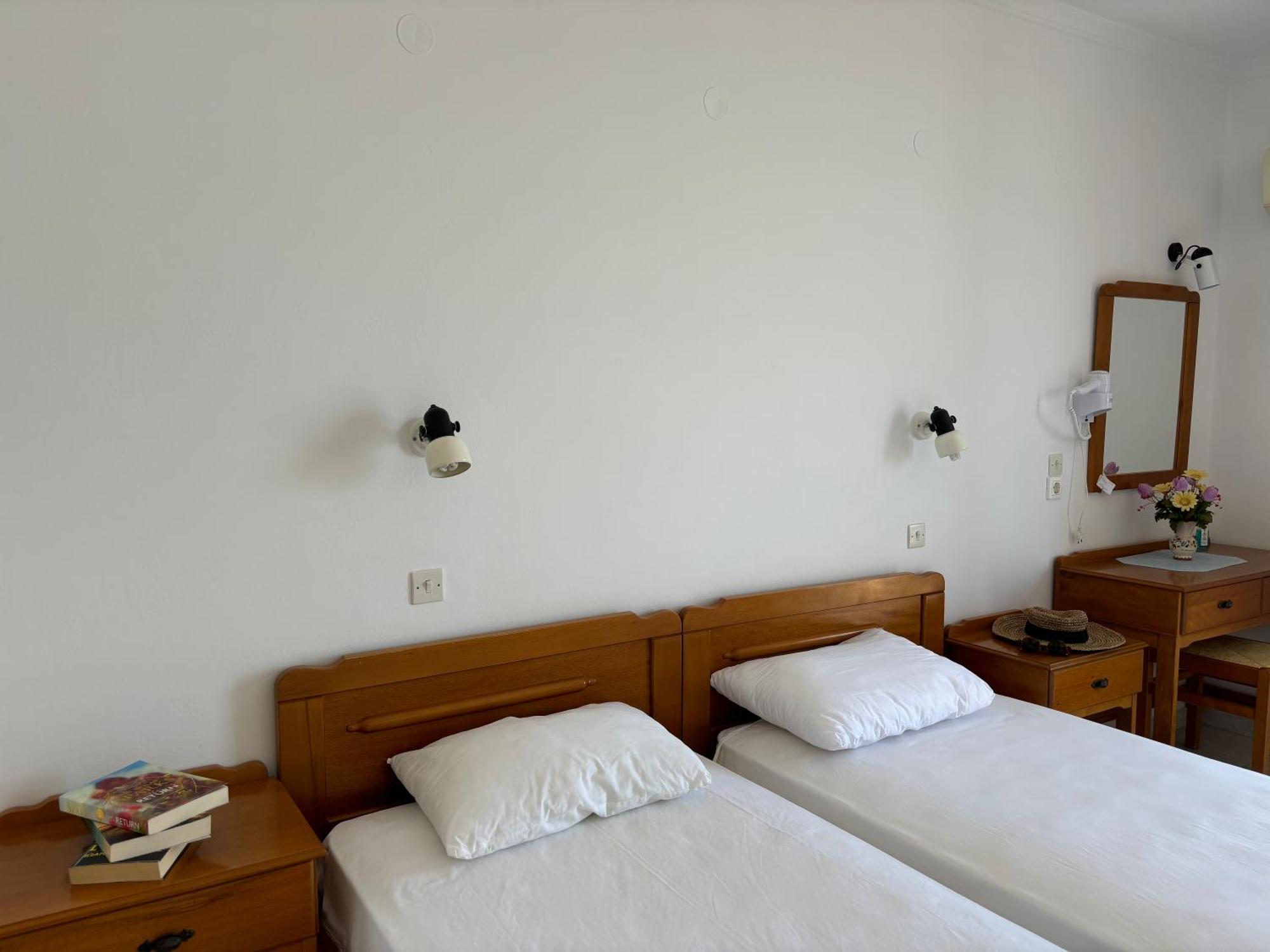 Friderica House Hotel Poros  ภายนอก รูปภาพ