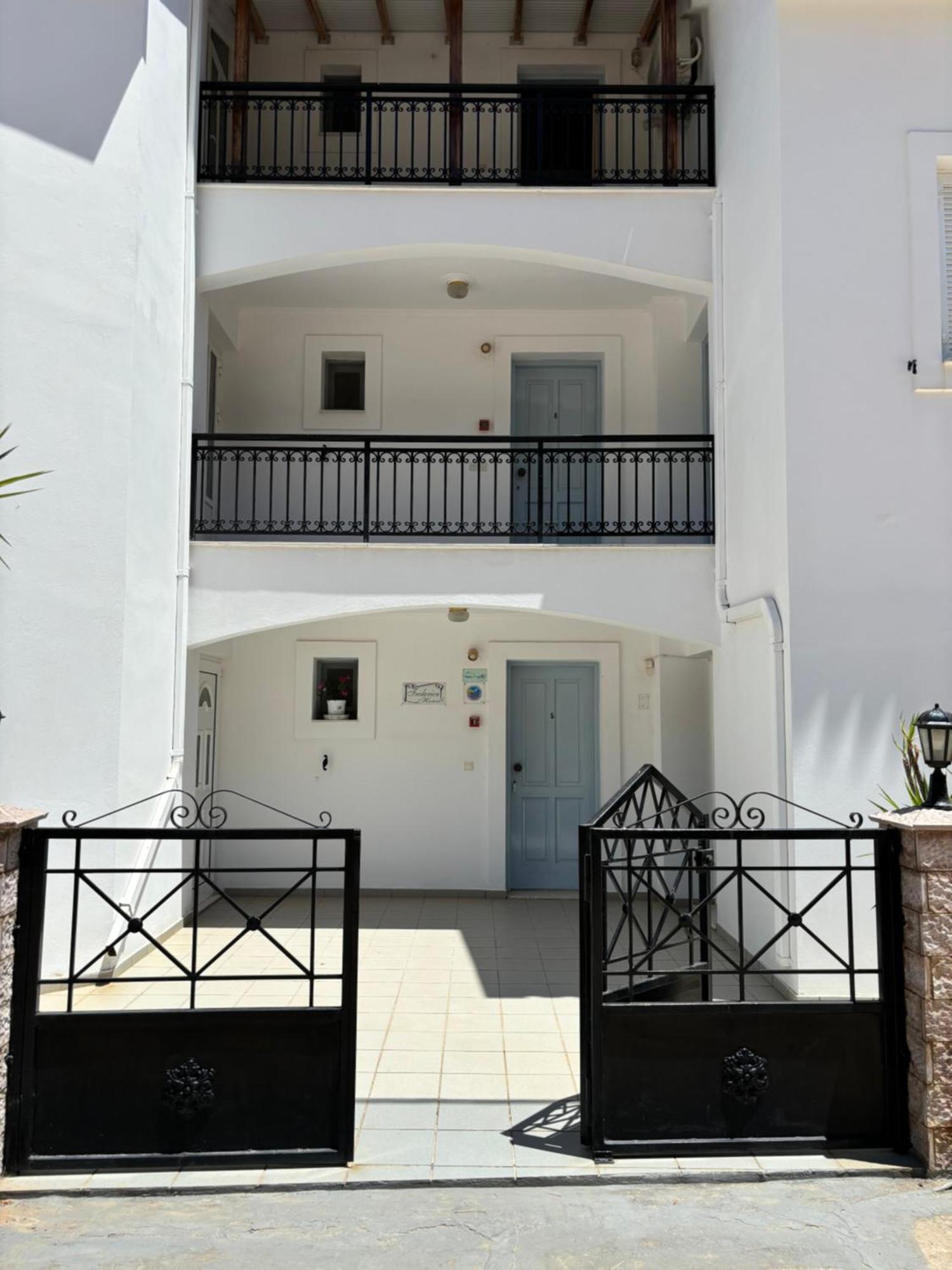 Friderica House Hotel Poros  ภายนอก รูปภาพ