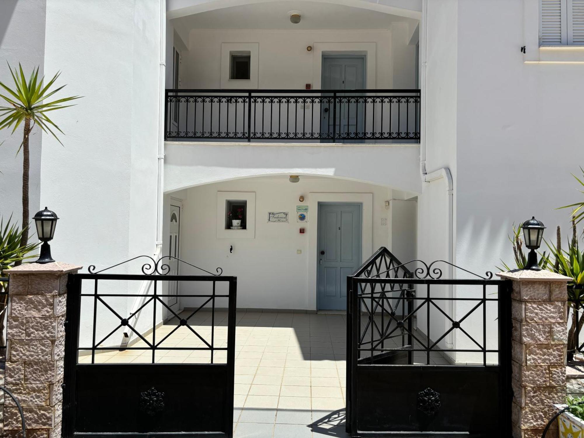 Friderica House Hotel Poros  ภายนอก รูปภาพ
