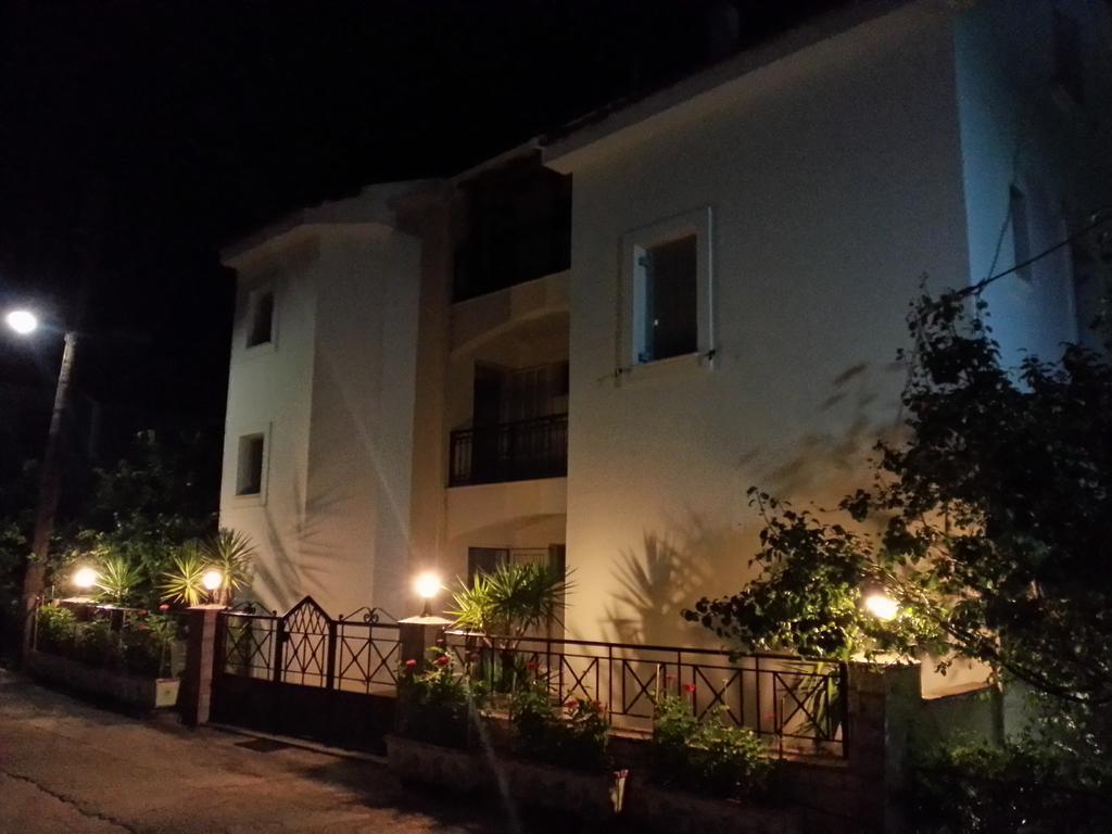 Friderica House Hotel Poros  ภายนอก รูปภาพ