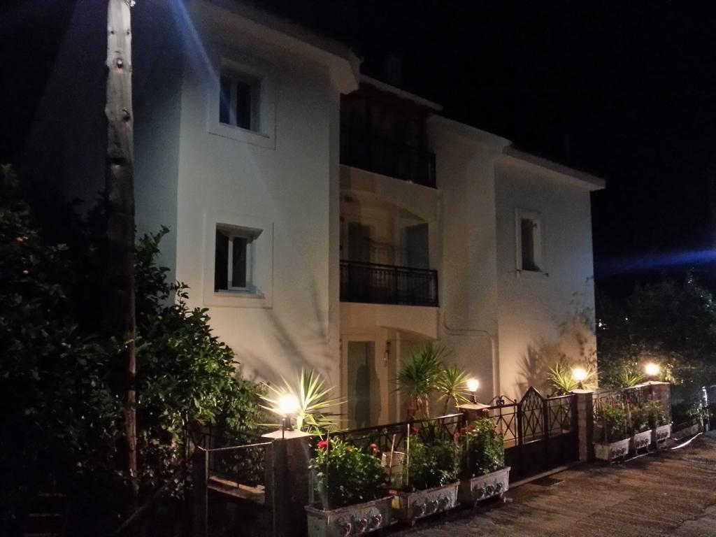 Friderica House Hotel Poros  ภายนอก รูปภาพ